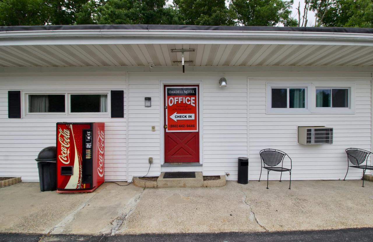 Oakdell Motel Waterford Ct Dış mekan fotoğraf